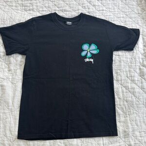 Men’s Stussy t-shirt